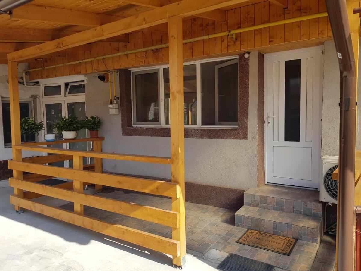 Appartamento Casa Gina Arad Esterno foto